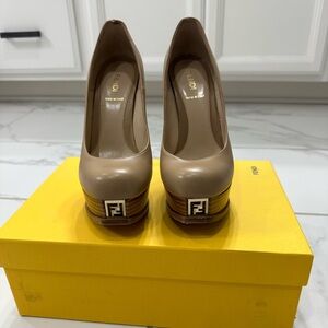 Fendi Decollete Napa platform heel